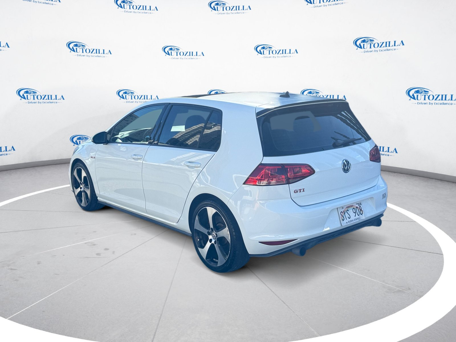 Used 2016 Volkswagen GTI Autobahn w/ Lighting Package (SEL) FWD image 3