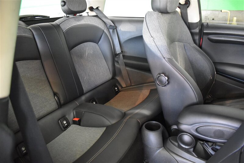 Used 2014 MINI Cooper 2-Door Hardtop FWD image 36