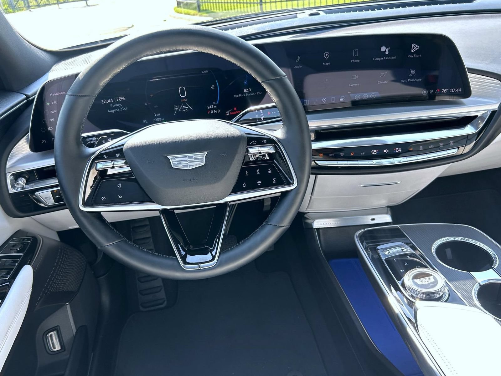 Certified 2024 Cadillac Lyriq Luxury AWD/4WD image 16