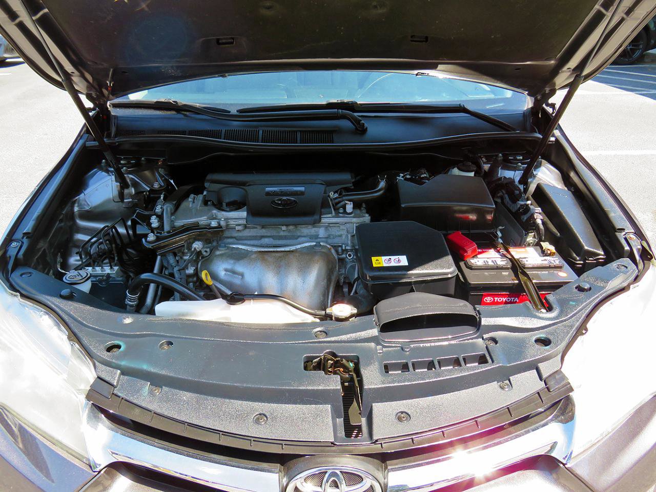 Used 2017 Toyota Camry LE FWD image 34