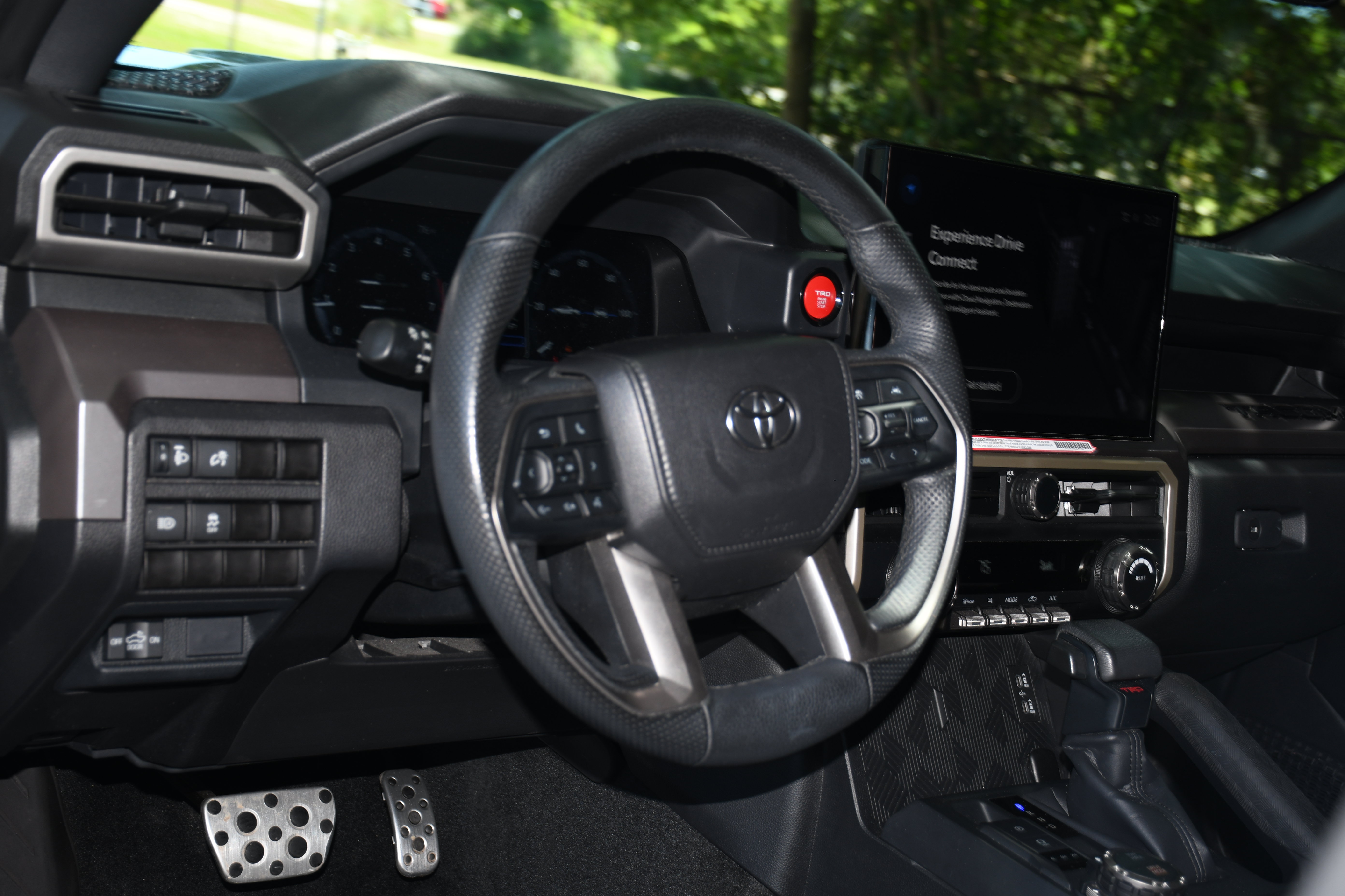 Certified 2025 Toyota Tacoma TRD Sport AWD/4WD image 8