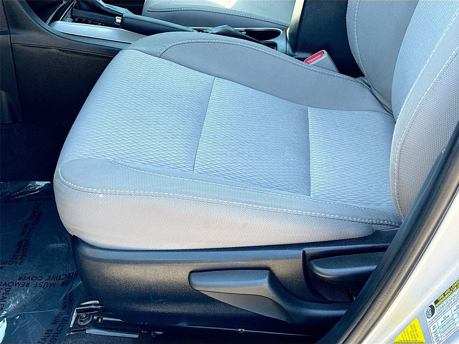 Used 2014 Toyota Corolla LE FWD image 18