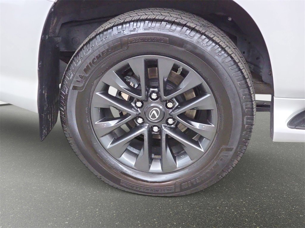 Used 2020 Lexus GX 460 Premium w/ Premium Package image 30