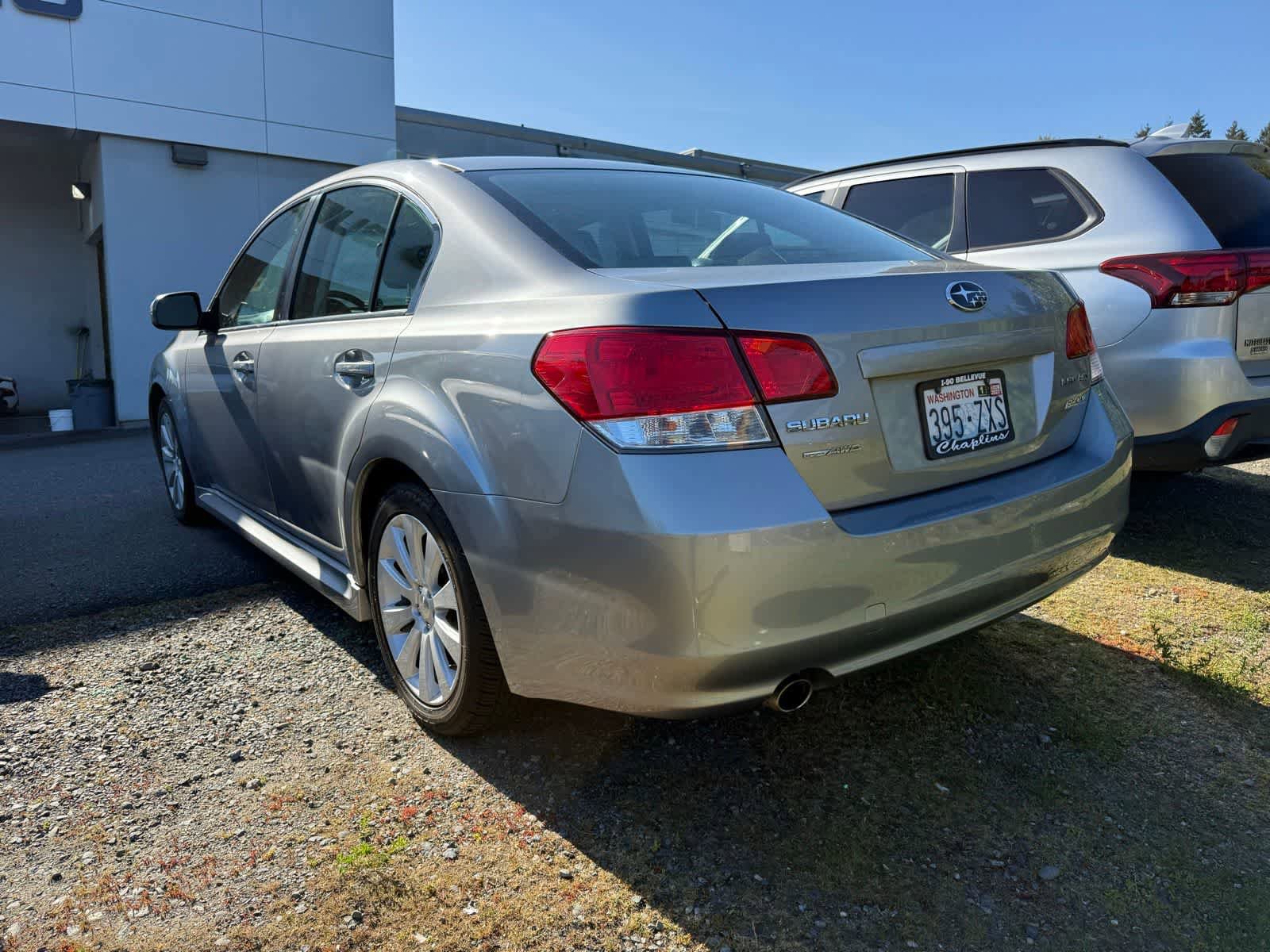 Used 2010 Subaru Legacy 2.5i Limited AWD/4WD image 2