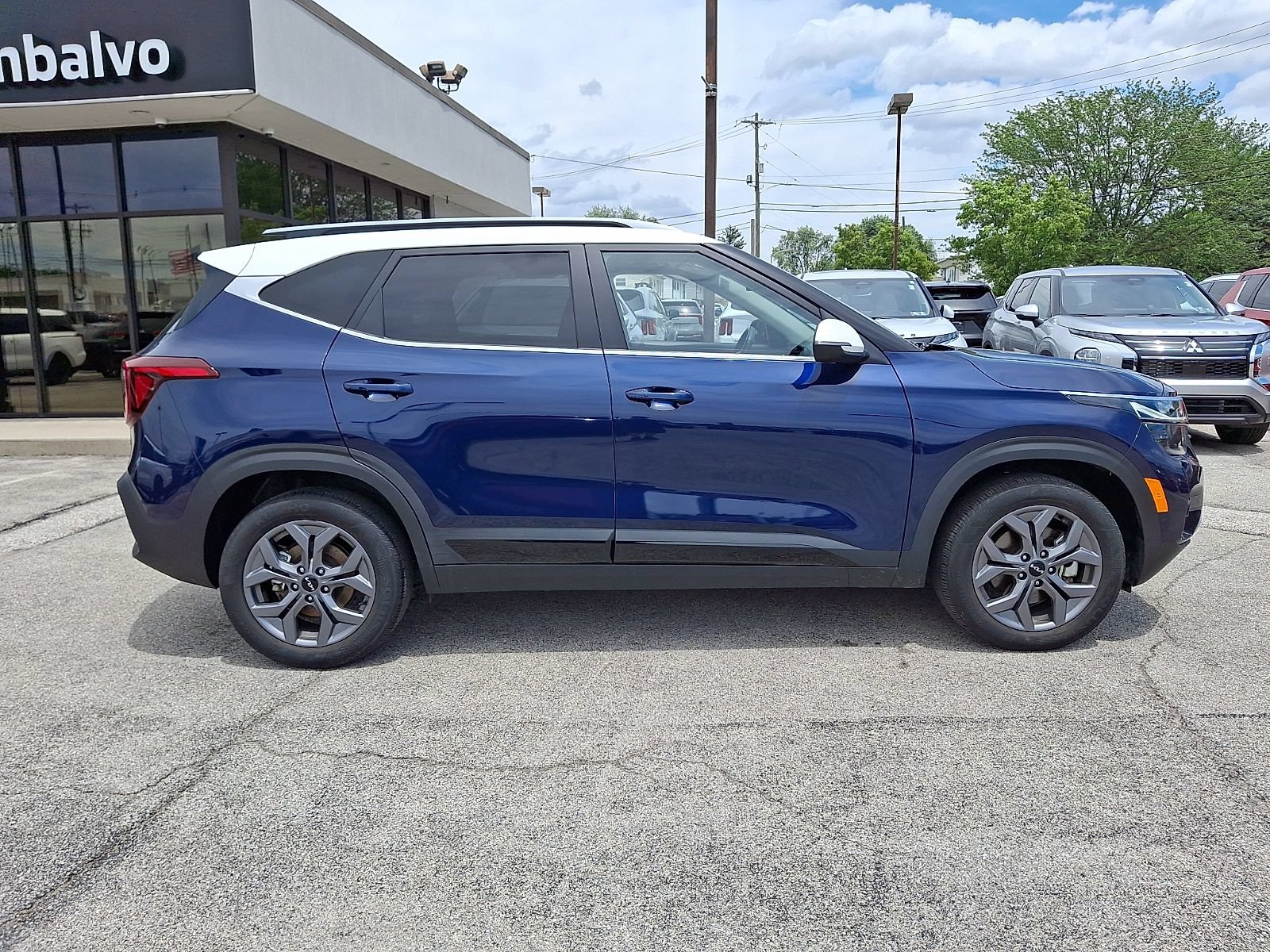Used 2024 Kia Seltos S AWD/4WD image 8