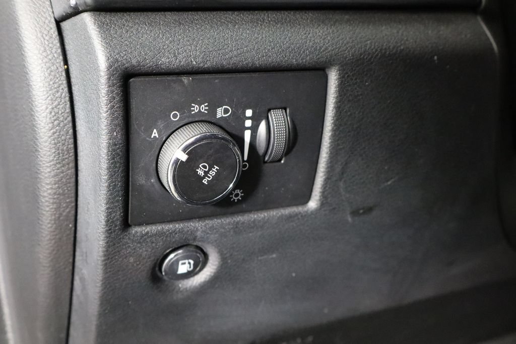 Used 2020 Jeep Grand Cherokee Laredo AWD/4WD image 22