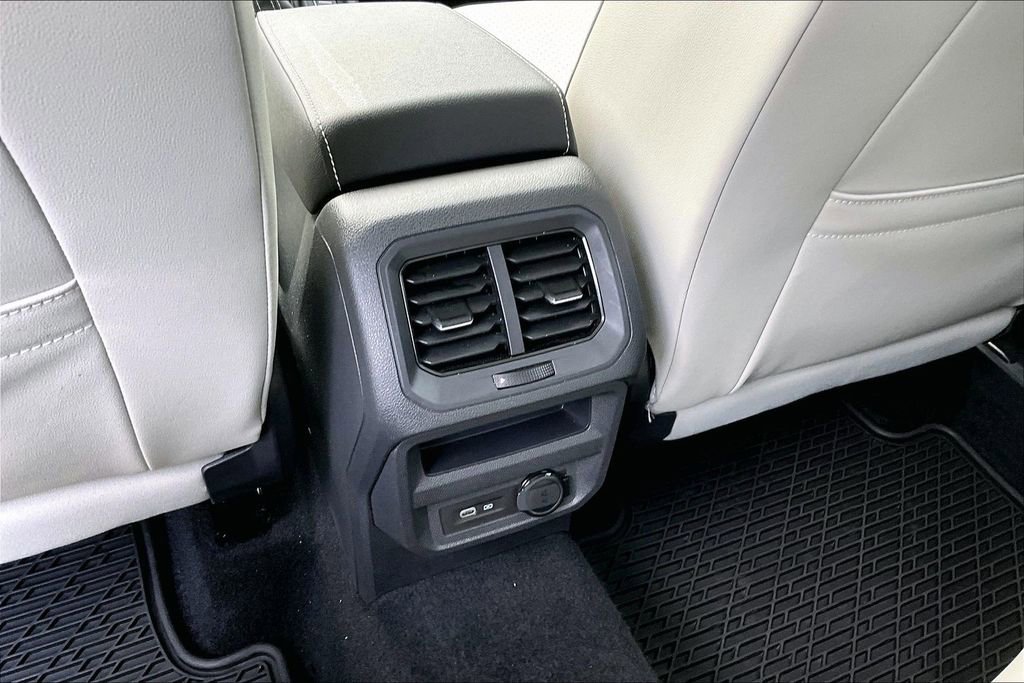Certified 2021 Volkswagen Tiguan SEL FWD image 18