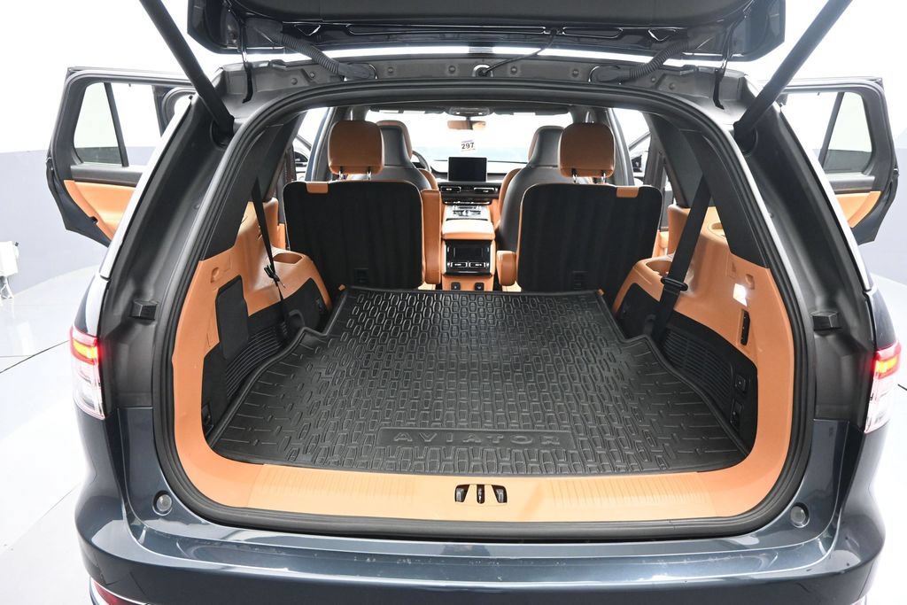 Used 2023 Lincoln Aviator Black Label Grand Touring AWD/4WD image 8