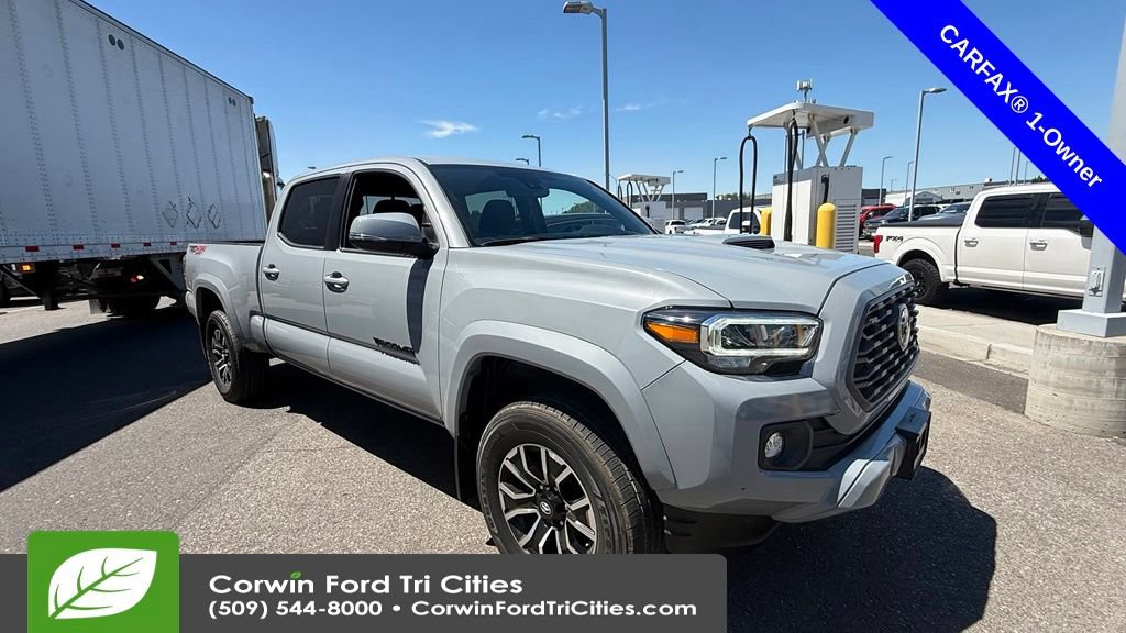 Used 2020 Toyota Tacoma TRD Sport w/ Technology Package AWD/4WD image 3