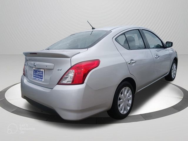 Used 2019 Nissan Versa SV FWD image 4