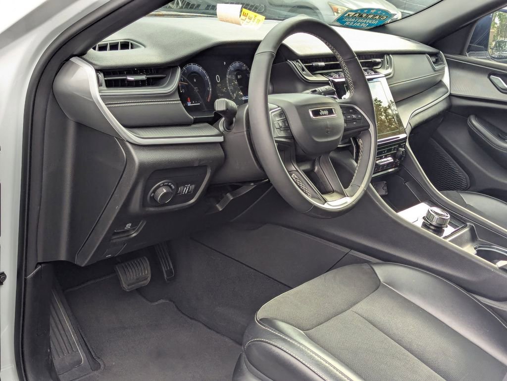 Used 2024 Jeep Grand Cherokee L Laredo AWD/4WD image 14