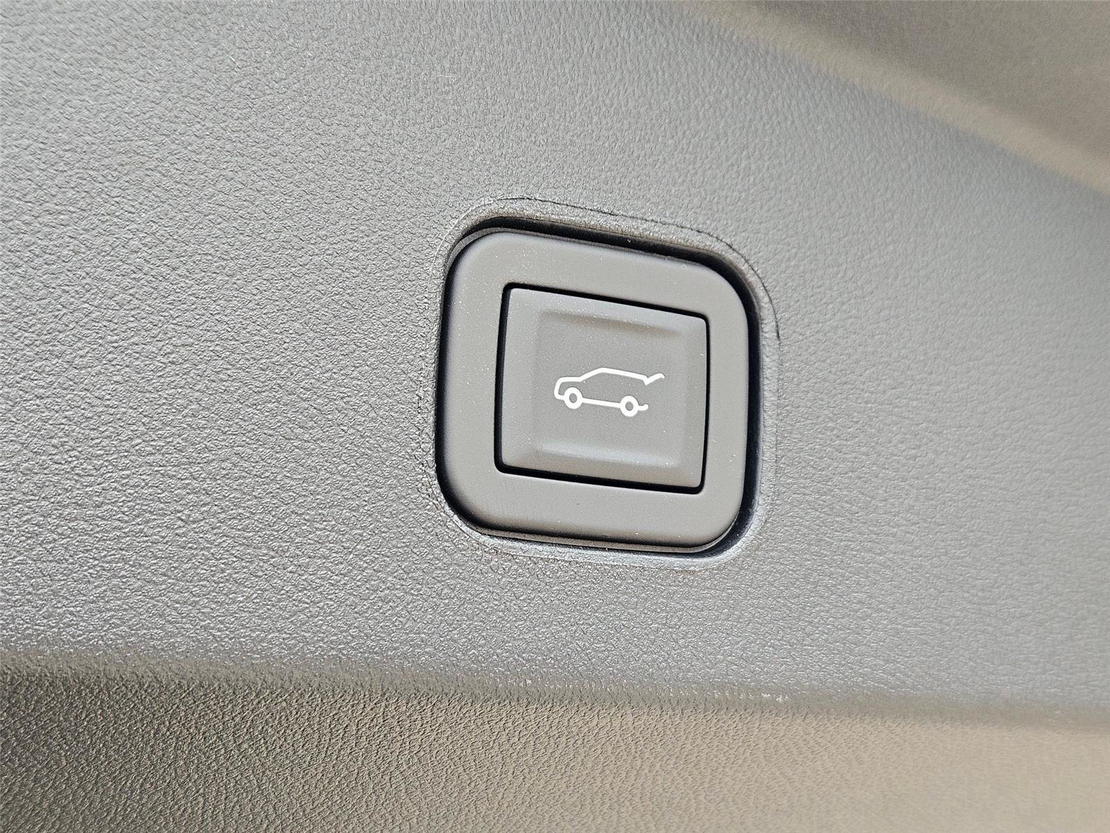 New 2026 Cadillac Lyriq Sport w/ LPO, Floor Liner Package AWD/4WD image 28