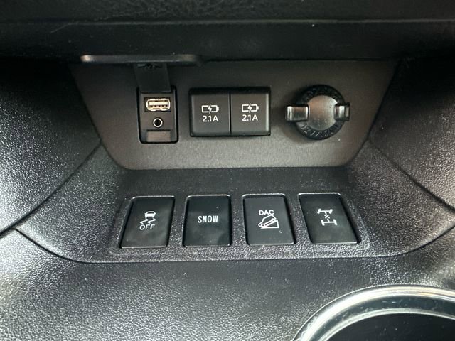 Certified 2019 Toyota Highlander LE AWD/4WD image 37