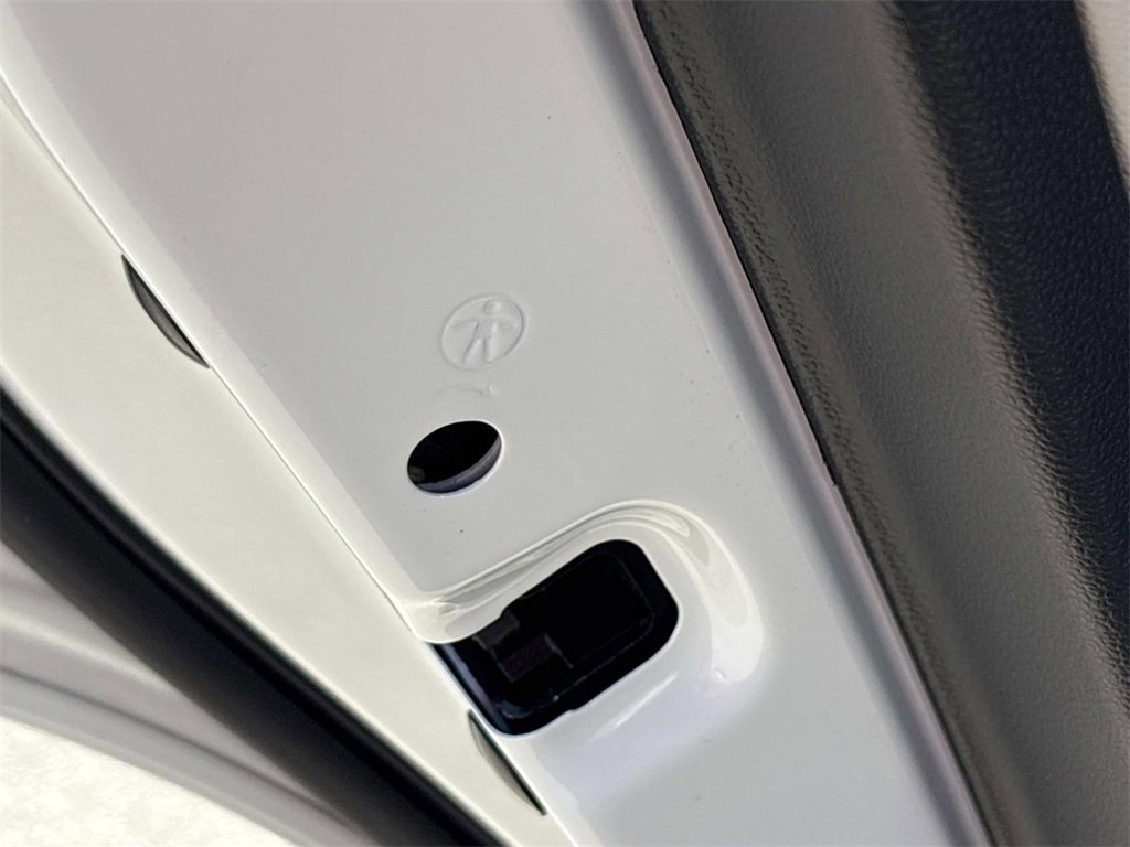 Used 2021 Volkswagen Tiguan SE R-Line image 14