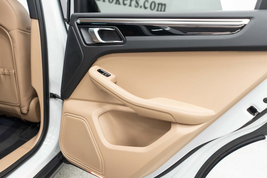 Used 2023 Porsche Macan image 25