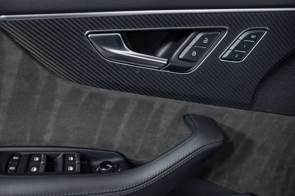 Used 2022 Audi RS Q8 AWD/4WD image 30