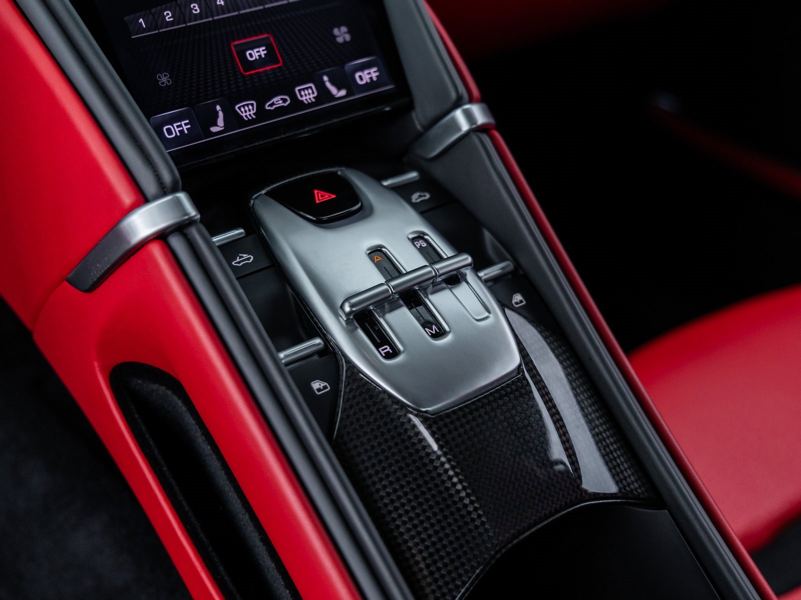 Used 2024 Ferrari Roma Spider image 40