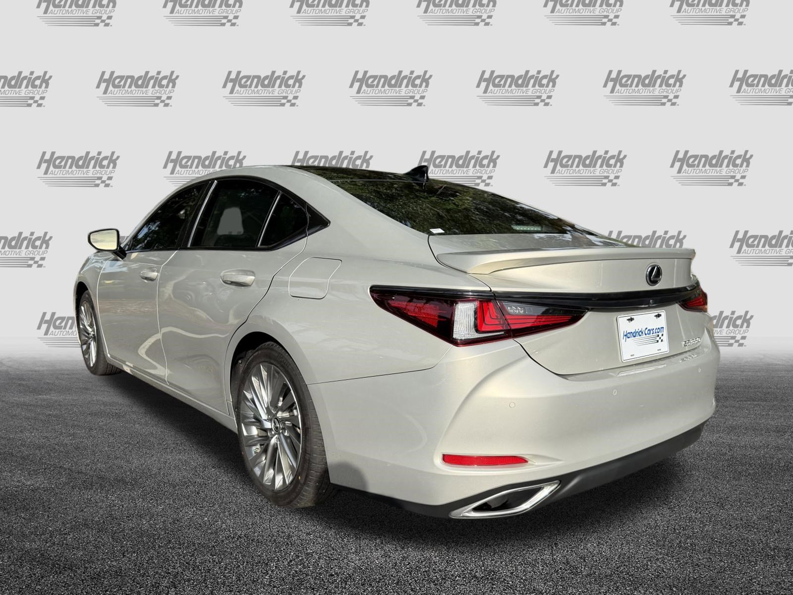 Used 2023 Lexus ES 350 Ultra Luxury w/ Accessory Package (Z2) FWD image 7