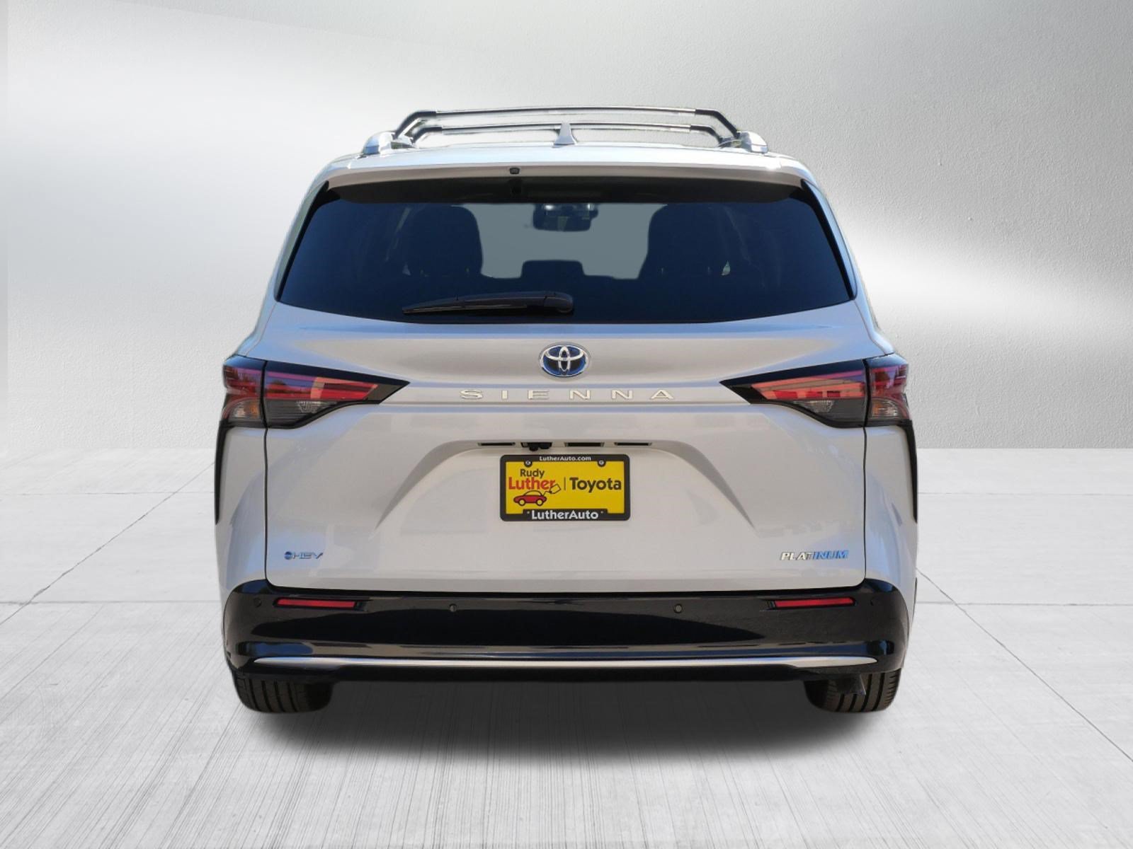 Certified 2025 Toyota Sienna Platinum FWD image 7