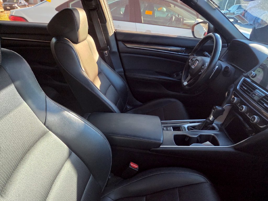 Used 2018 Honda Accord Sport image 6