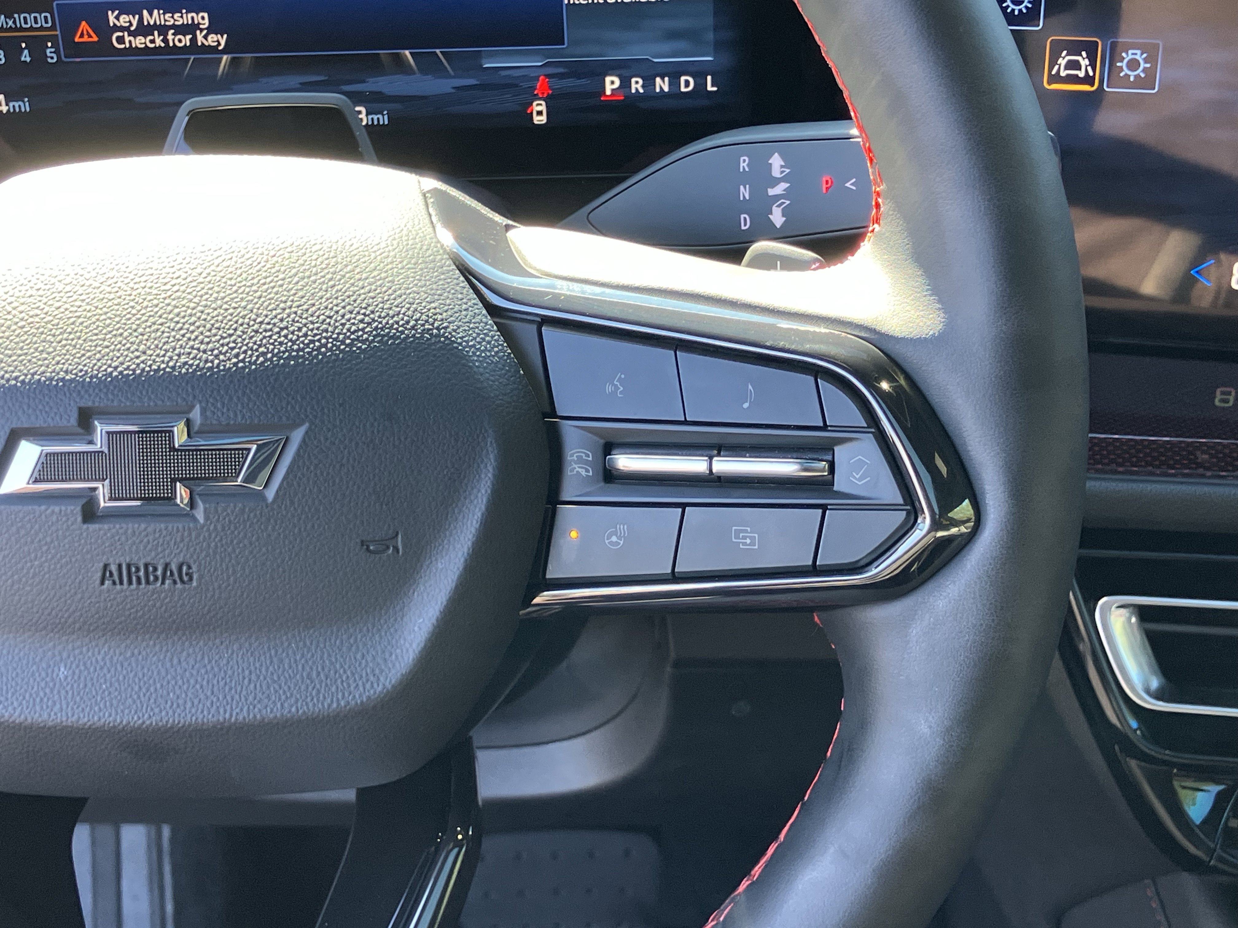 Used 2025 Chevrolet Traverse RS image 22