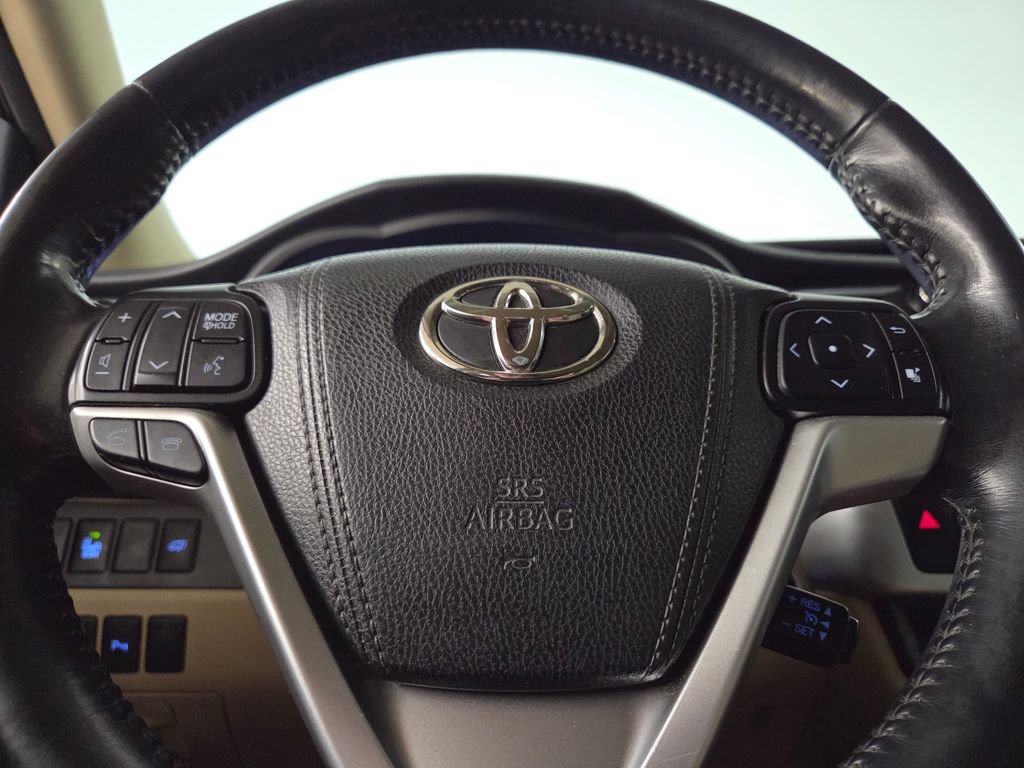 Used 2015 Toyota Highlander Limited AWD/4WD image 21