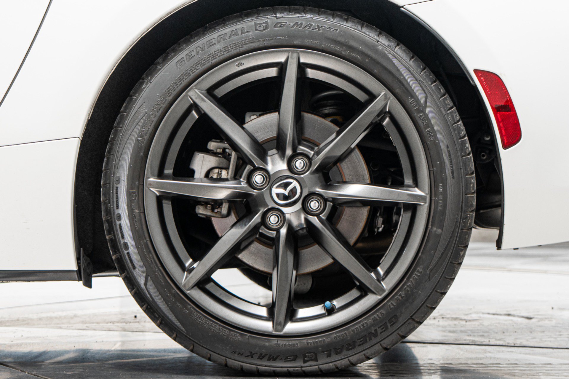 Used 2016 MAZDA MX-5 Miata Club RWD image 11