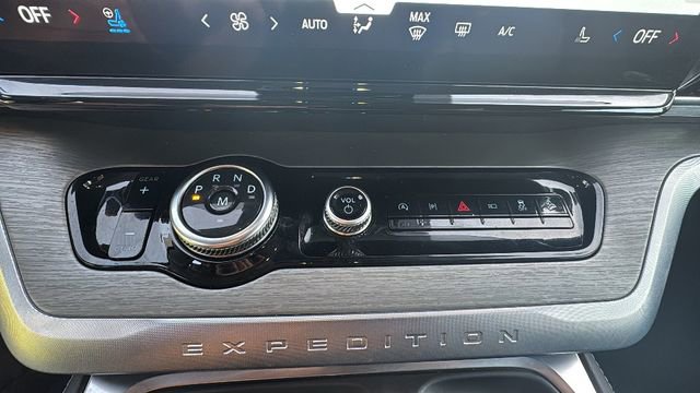 Used 2025 Ford Expedition Platinum AWD/4WD image 22