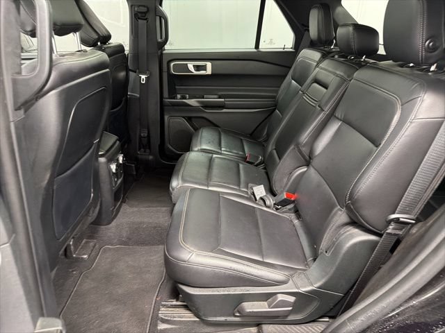 Used 2020 Ford Explorer XLT w/ Equipment Group 202A AWD/4WD image 24