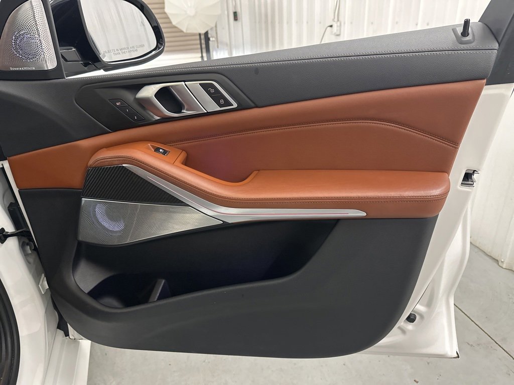 Used 2021 BMW X5 M50i w/ Executive Package image 37