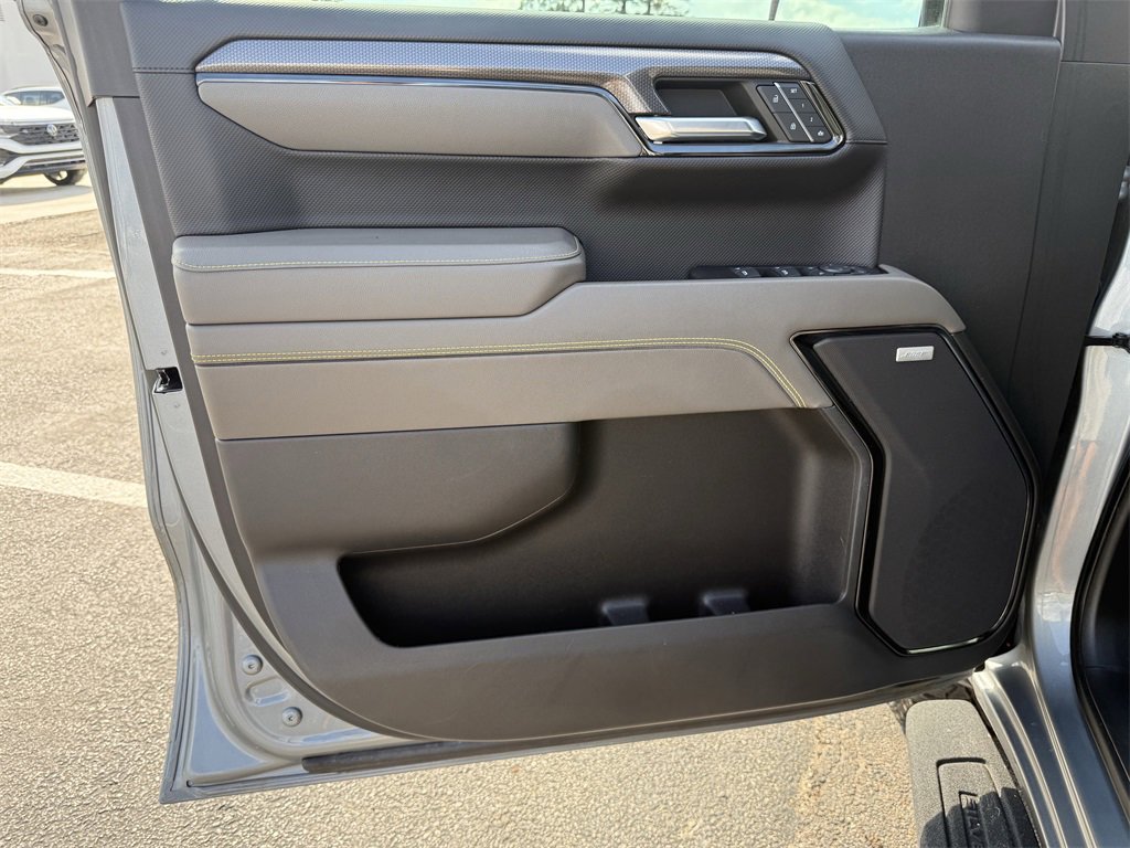 Used 2023 Chevrolet Silverado 1500 ZR2 w/ Technology Package image 10