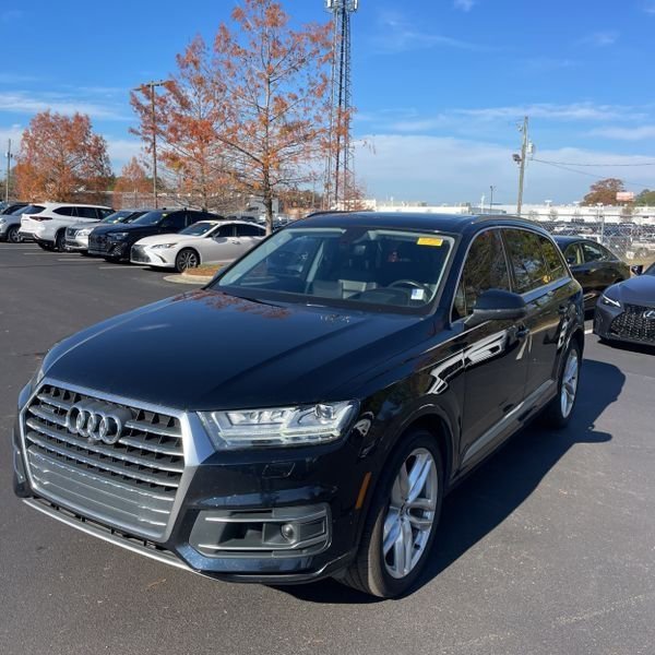 Used 2017 Audi Q7 3.0T Prestige image 2