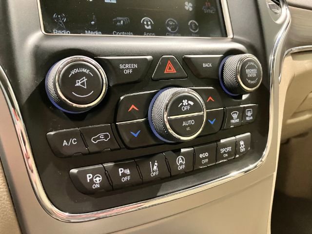 Used 2017 Jeep Grand Cherokee Overland w/ Jeep Active Safety Group image 39