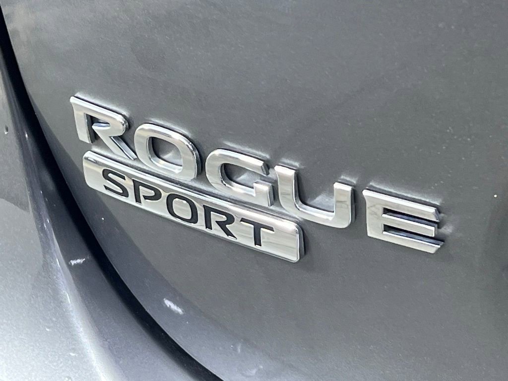 Used 2022 Nissan Rogue Sport S image 32