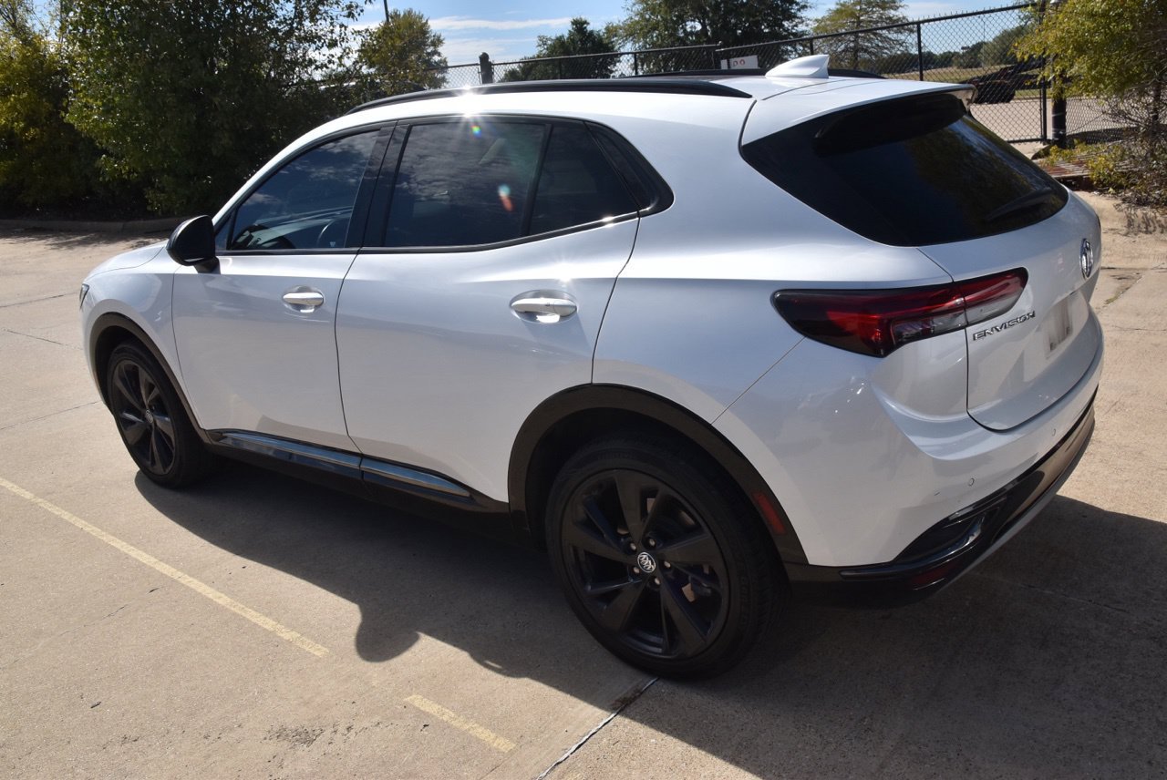Used 2023 Buick Envision Essence w/ Sport Touring Package FWD image 7