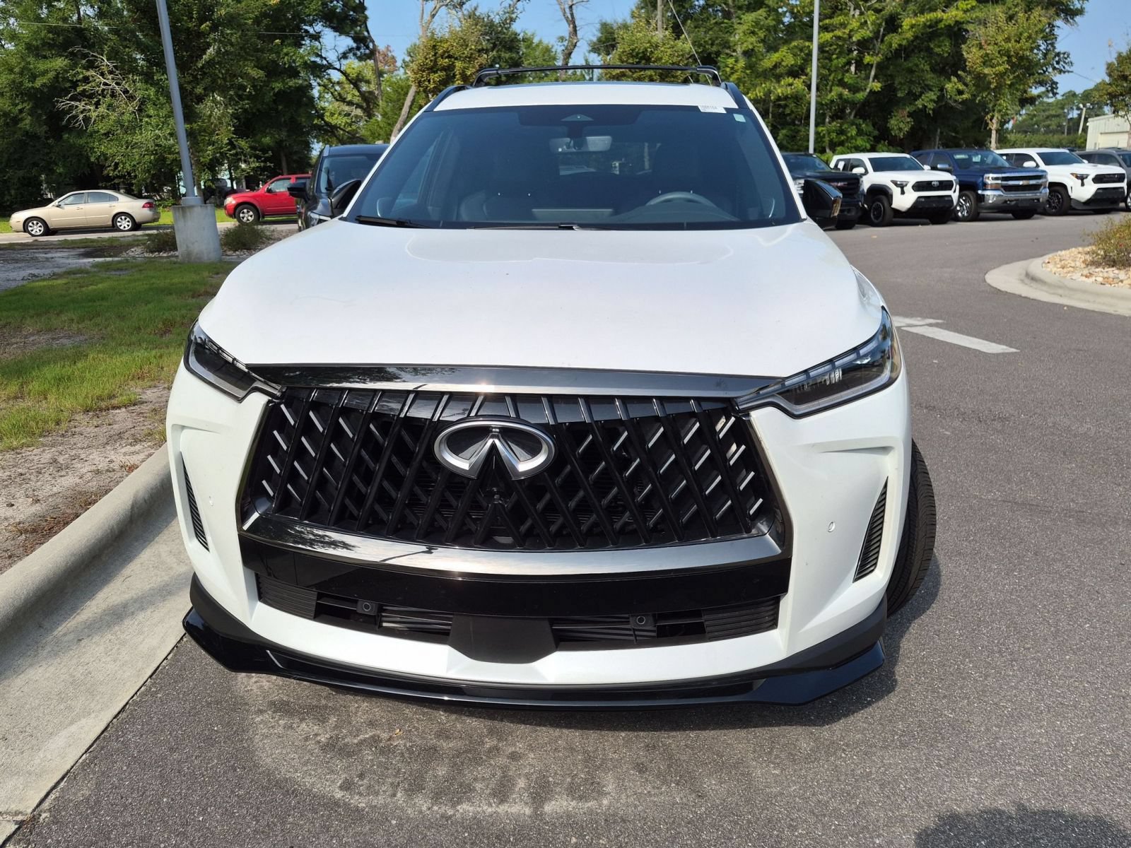 Used 2026 INFINITI QX60 Sport w/ Dark Cargo Package AWD/4WD image 8