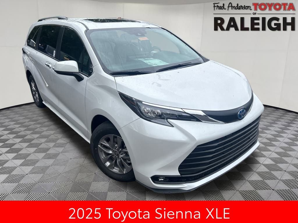 New 2025 Toyota Sienna XLE image 1