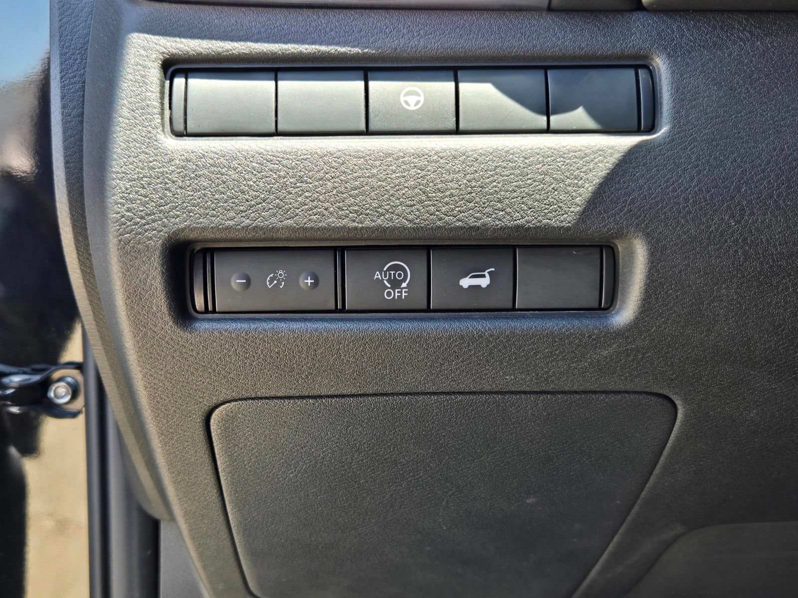 Used 2024 Nissan Rogue SL FWD image 15