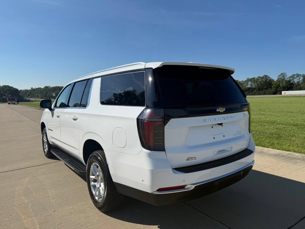 Used 2026 Chevrolet Suburban LS AWD/4WD image 7
