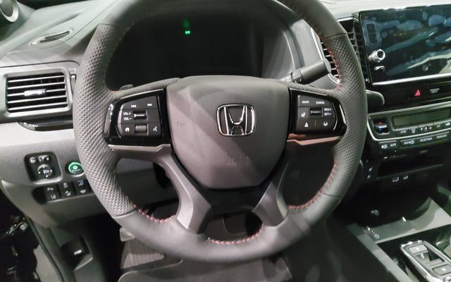 New 2026 Honda Ridgeline Black Edition image 15