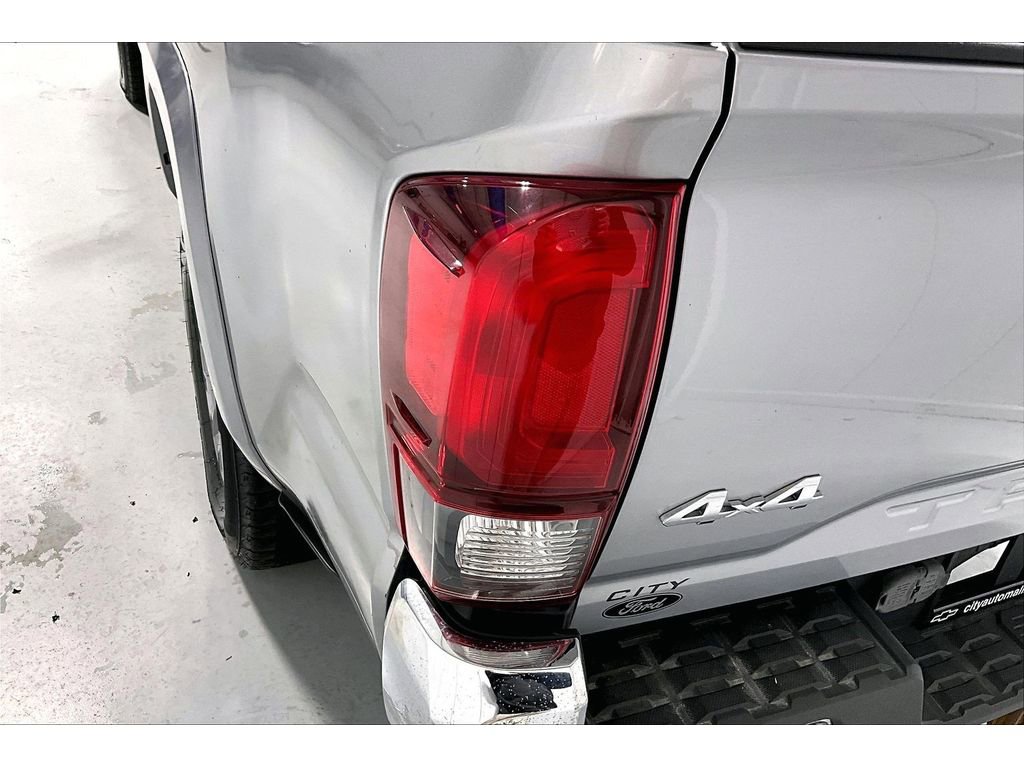 Used 2017 Toyota Tacoma SR5 w/ Tow Package image 30