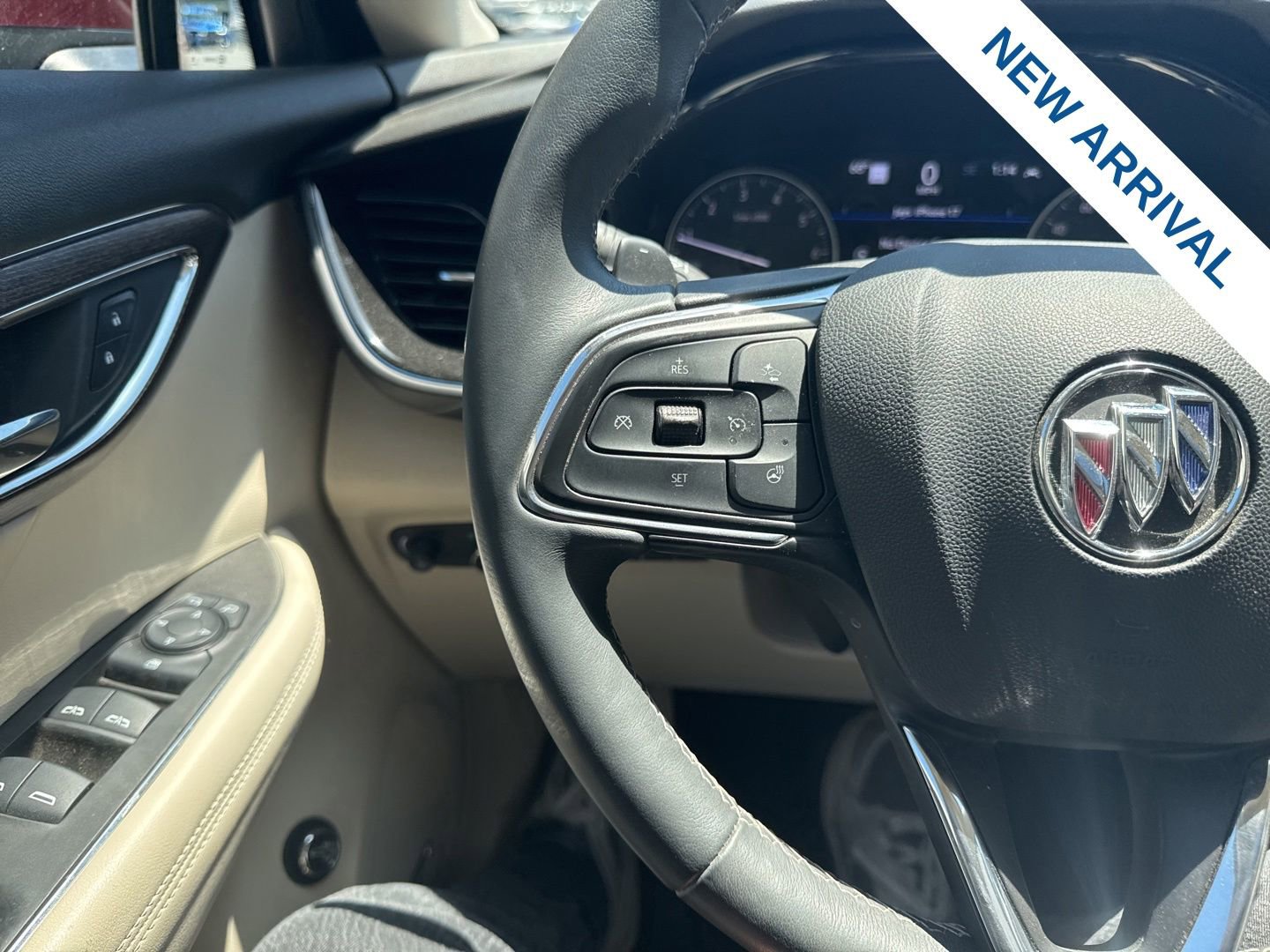 Used 2022 Buick Envision Avenir w/ Technology Package II FWD image 21