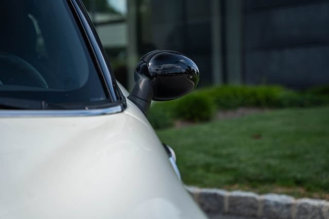 Used 2009 MINI Cooper John Cooper Works FWD image 7