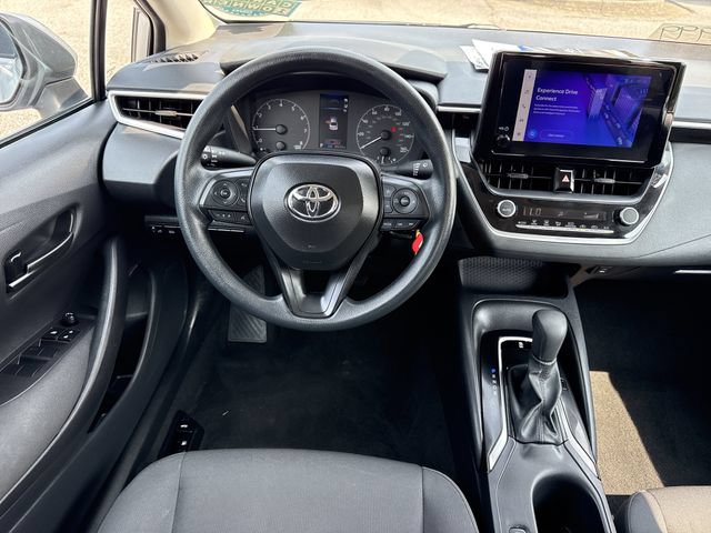 Used 2025 Toyota Corolla LE FWD image 12