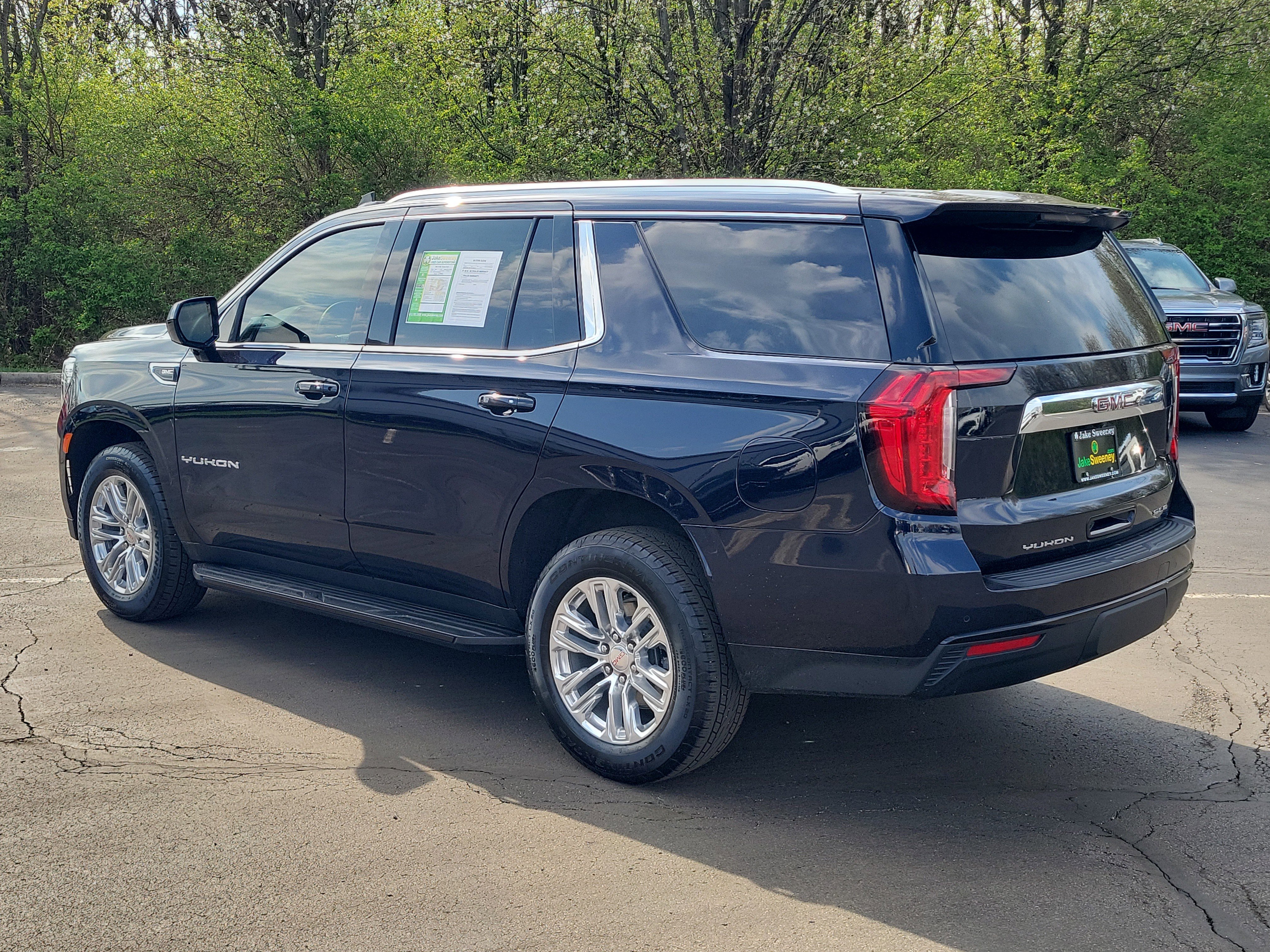 Used 2023 GMC Yukon SLE image 3