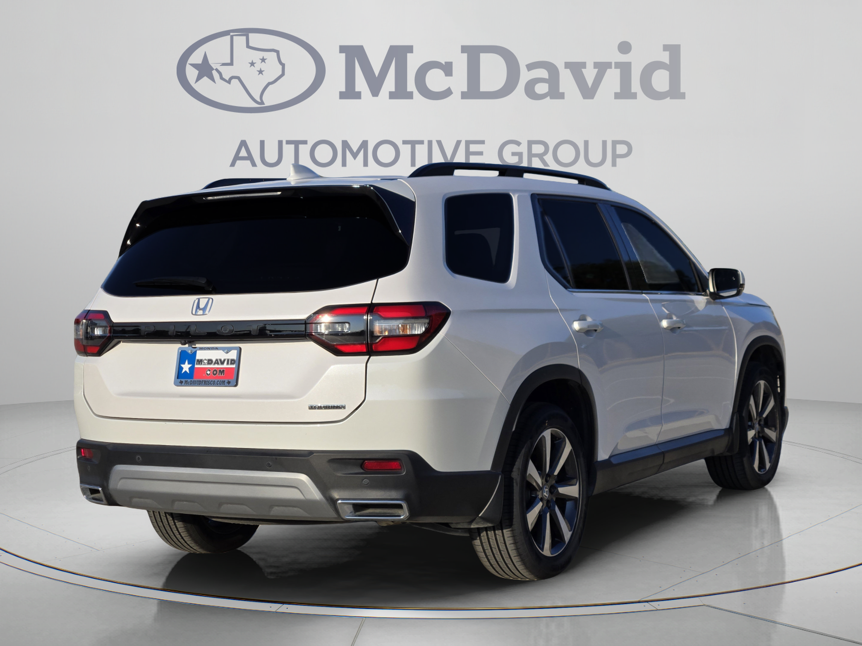 Certified 2025 Honda Pilot Touring image 6
