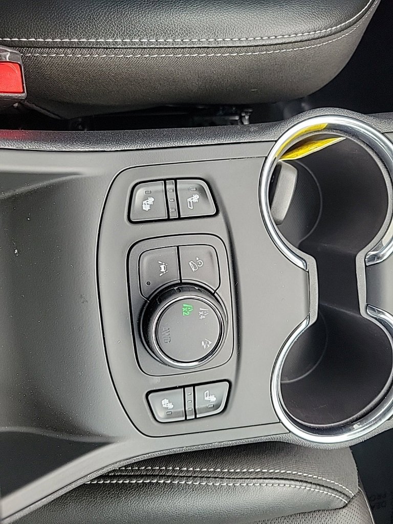 Used 2023 GMC Terrain SLT image 10