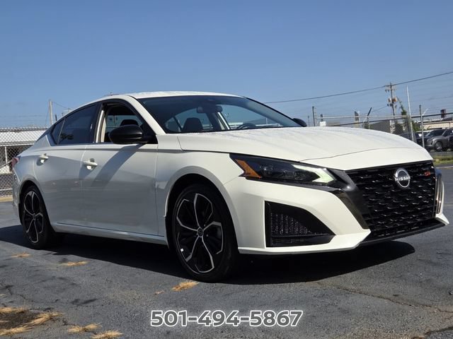 Used 2023 Nissan Altima 2.5 SR FWD image 7