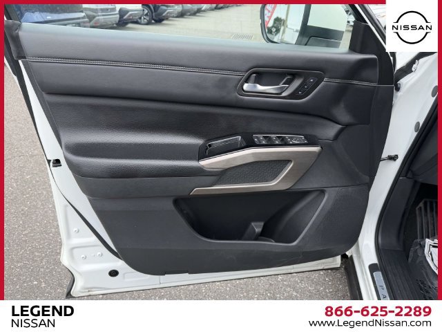 Certified 2024 Nissan Pathfinder Platinum w/ Cargo Package AWD/4WD image 14