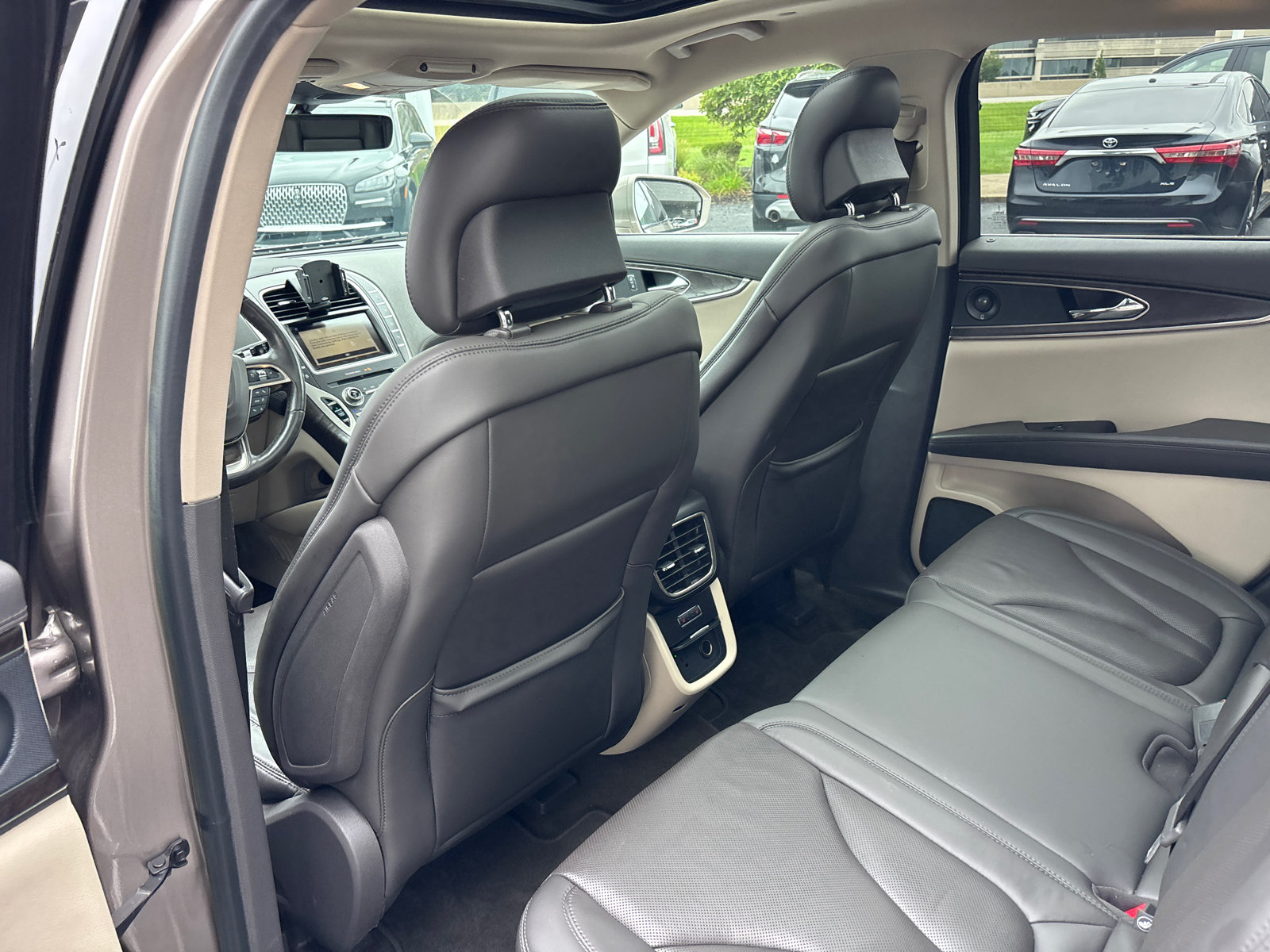 Used 2019 Lincoln Nautilus Reserve AWD/4WD image 26